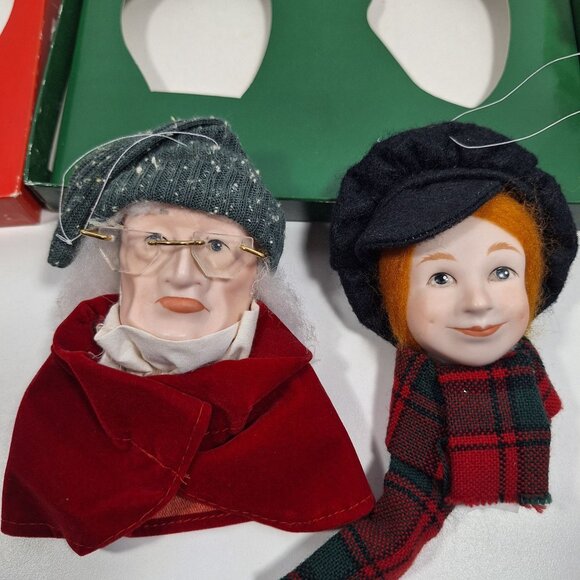 A Christmas Carol Heritage Village Tiny Tim Bob Cratchit Scrooge Heads 1988 Lot - Picture 12 of 16